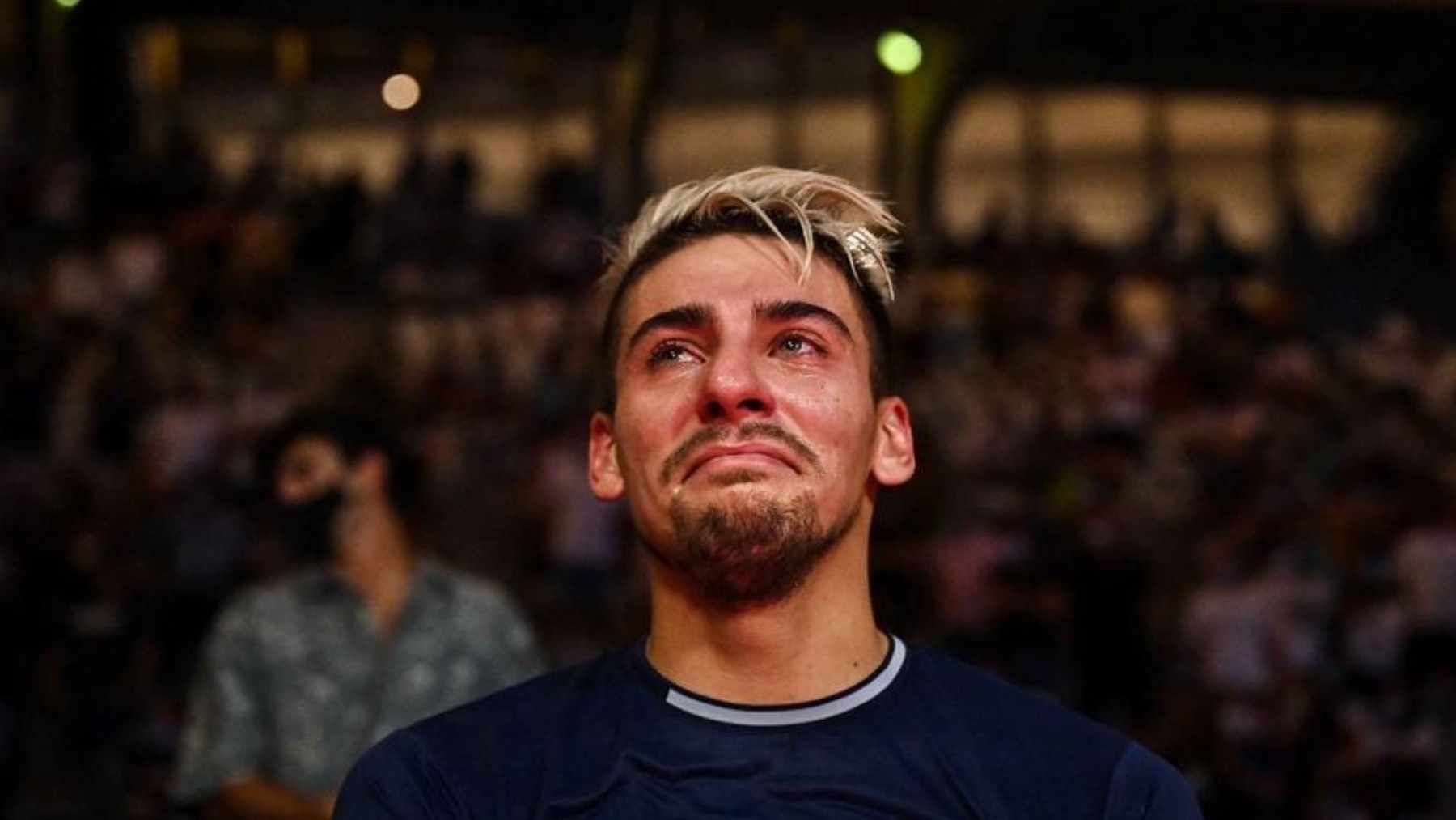 Di Nenno, llorando tras el título.