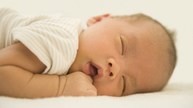 Por qué roncan los bebés Un