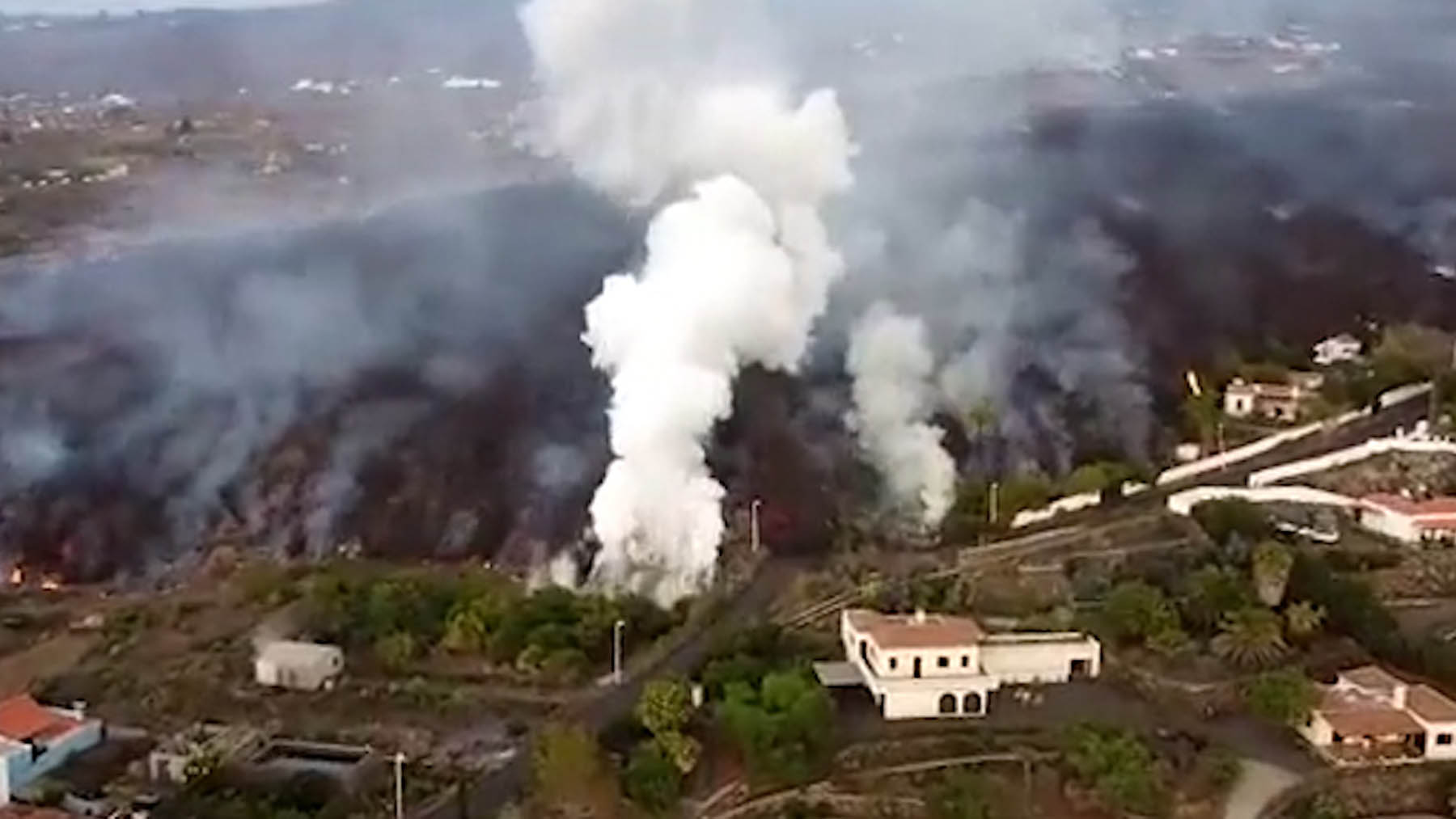 El avance de las coladas de lava.