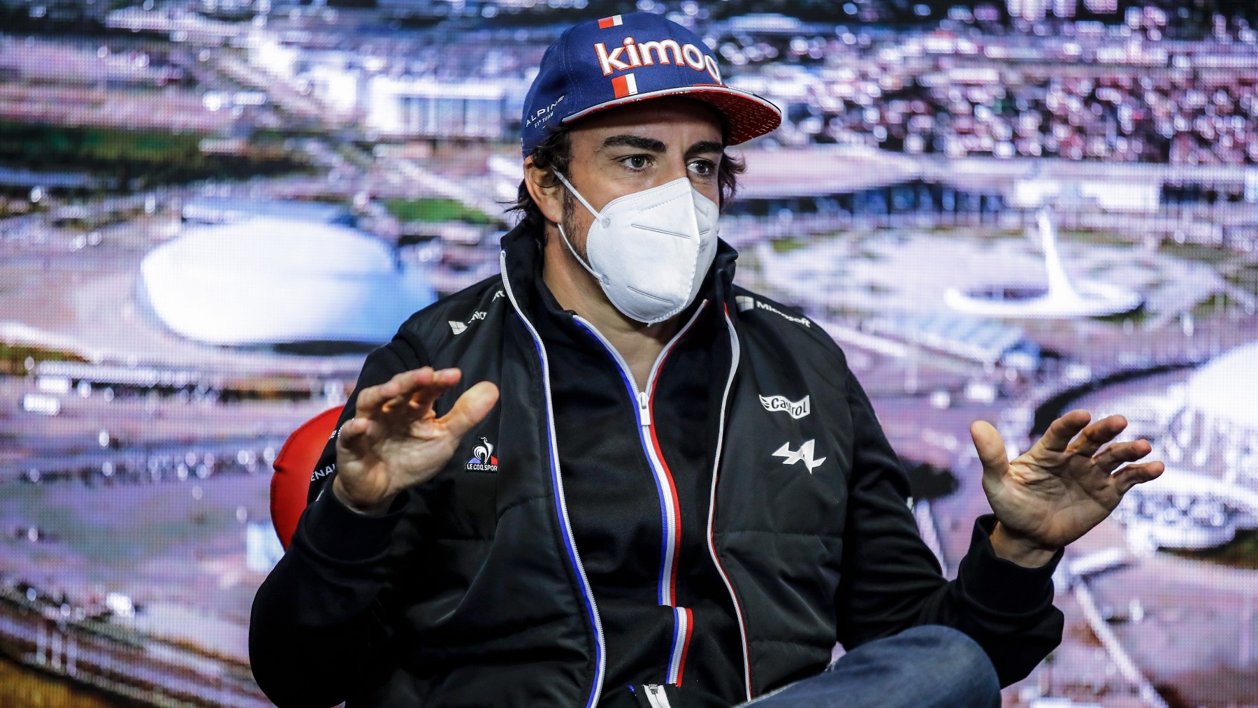 Fernando Alonso durante la rueda de prensa previa del GP de Rusia. (Getty)