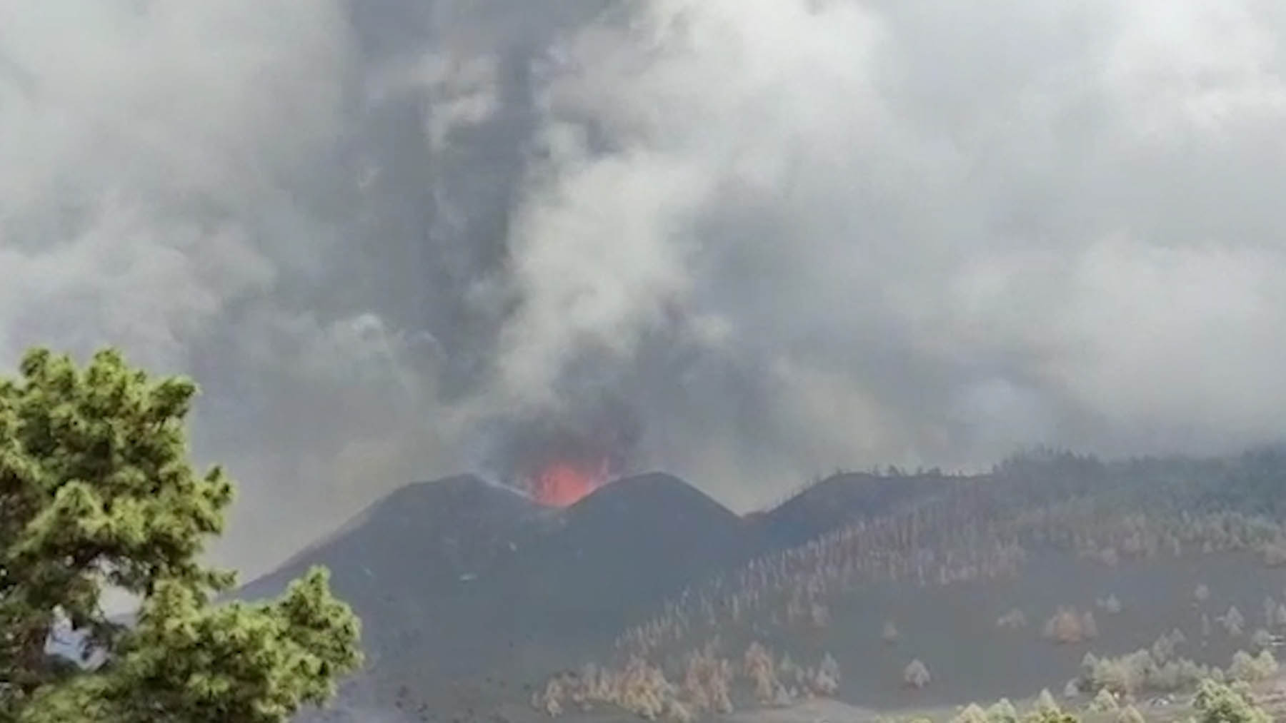 Otra explosión en el volcán de La Palma.