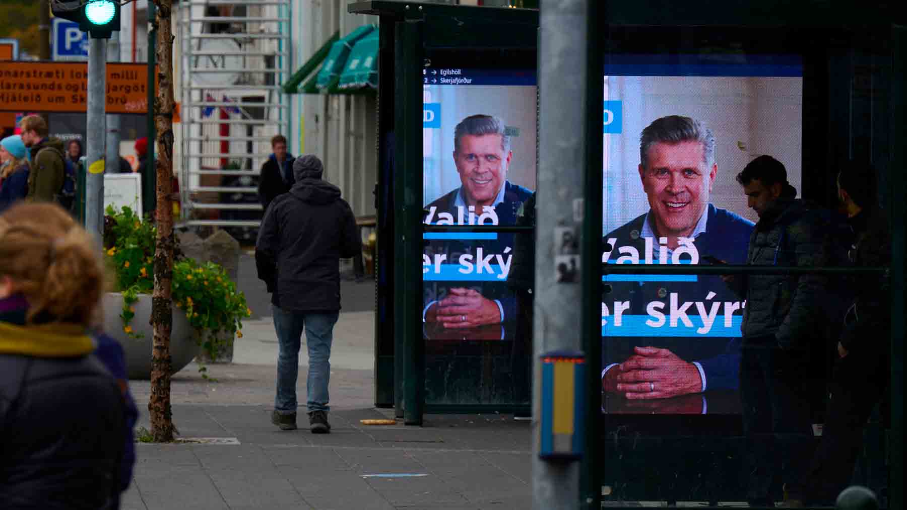 Carteles electorales de Bjarni Benediktsson, primer ministro de Islandia