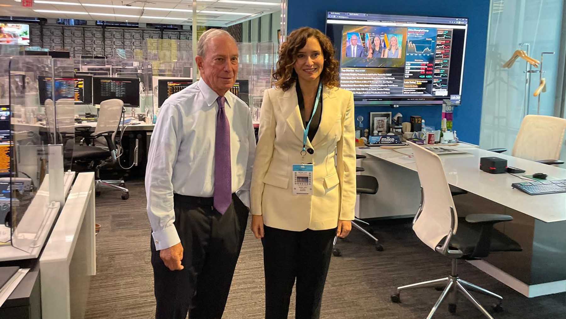Isabel Díaz Ayuso junto al empresario y ex alcalde de Nueva York Michel Bloomberg.