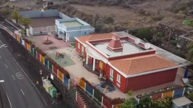 La lava del volcán de La Palma arrasa también el colegio de Todoque