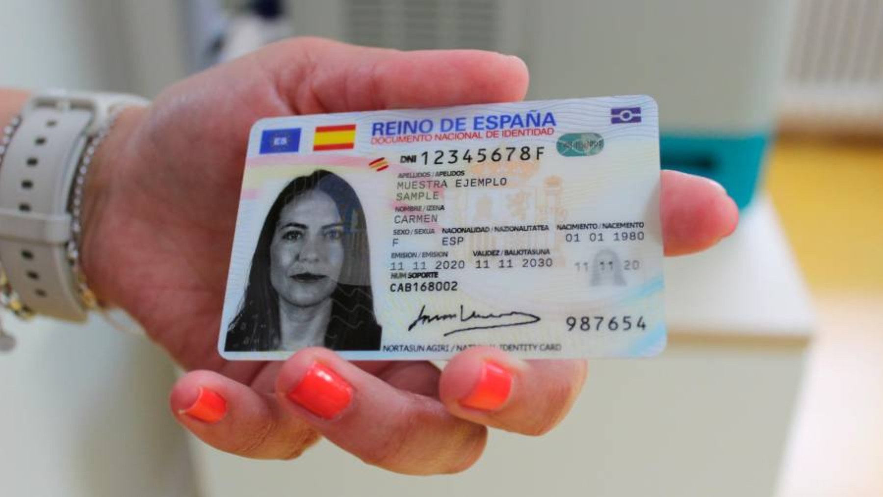 Que necesito para renovar el pasaporte español