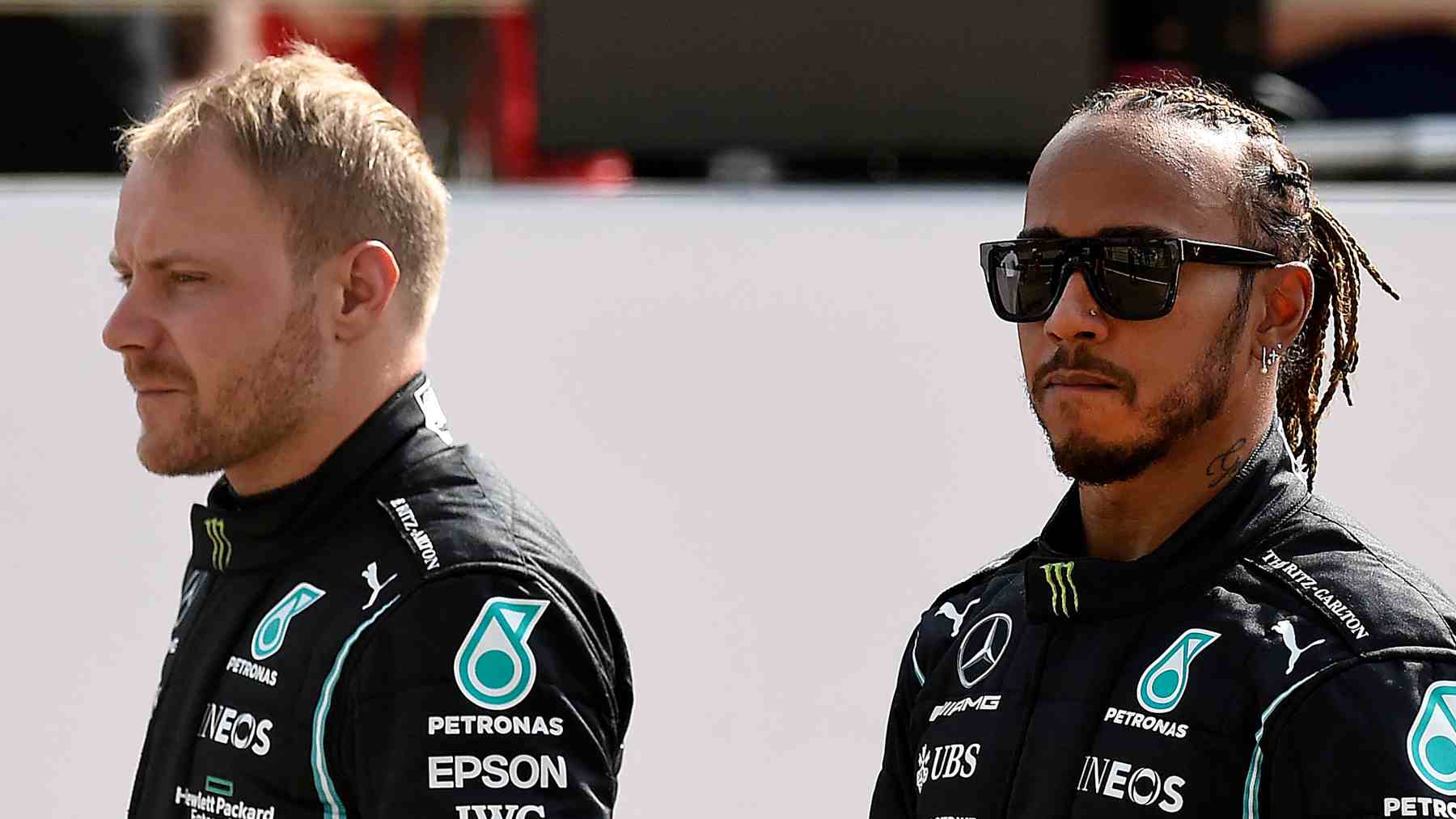 Valtteri Bottas y Lewis Hamilton. (AFP)