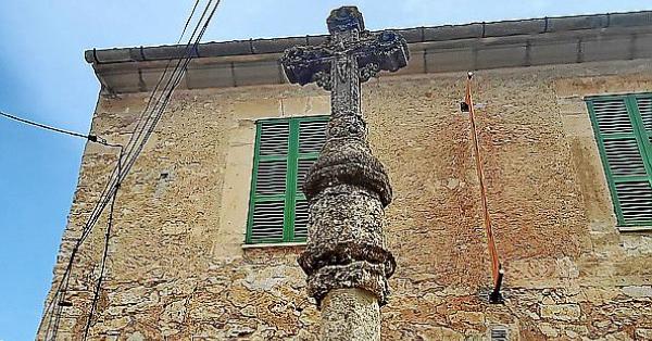 La cruz de término de Sencelles.