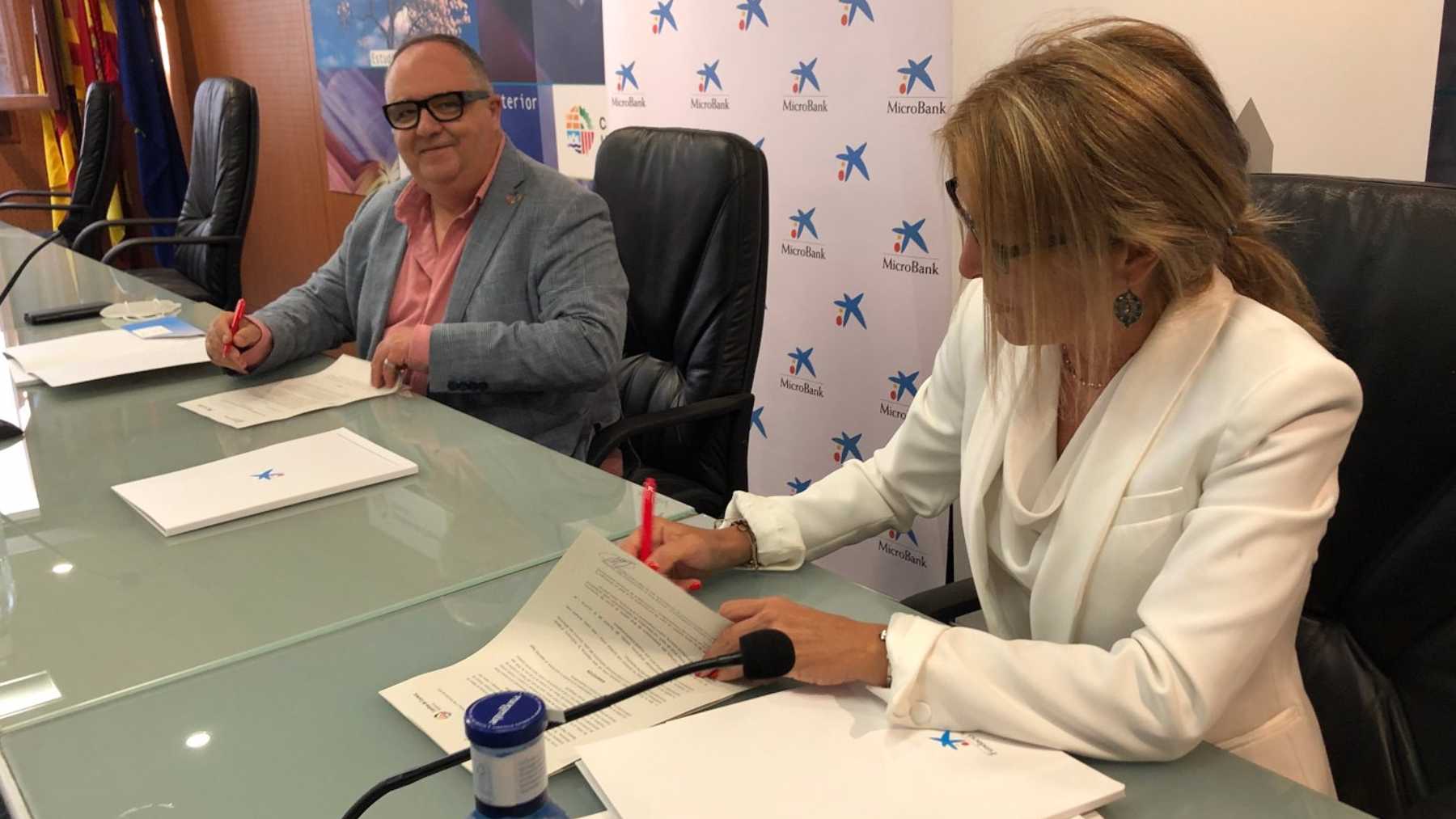 Firma del convenio entre la Cámara de Comercio de Mallorca y CaixaBank.