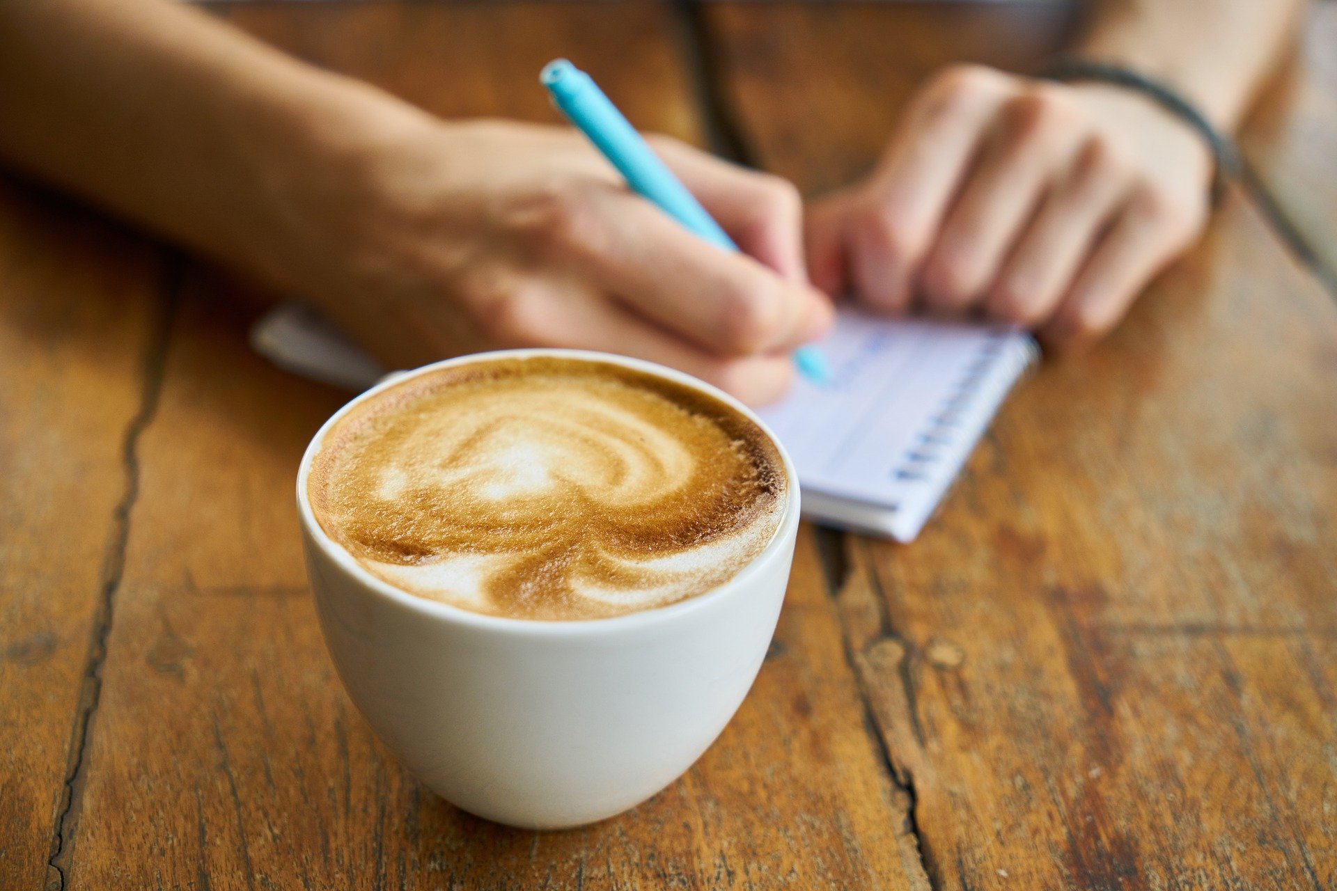 ¿El descafeinado tiene cafeína?