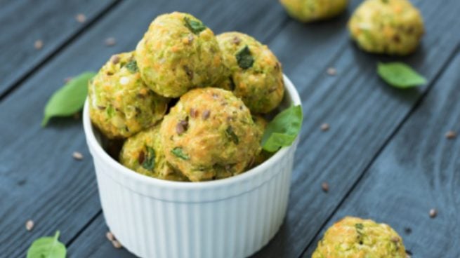 Croquetas crujientes de calabacín y queso de cabra, receta fácil