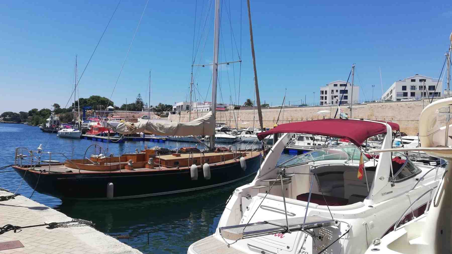 Barcos amarrados en el puerto de Ciutadella. Foto: Europa Press