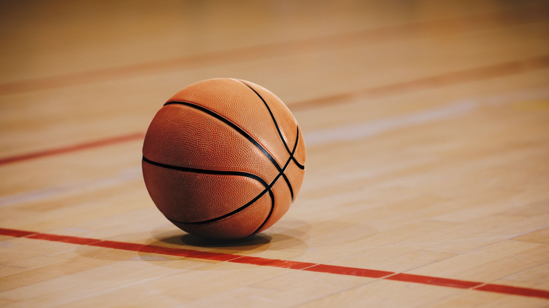 Por qué las pelotas de baloncesto tienen líneas negras?