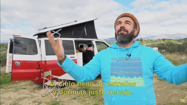 Rober Bodegas se mete en el papel de un usuario de furgonetas 'camper' en el nuevo vídeo de YouTube