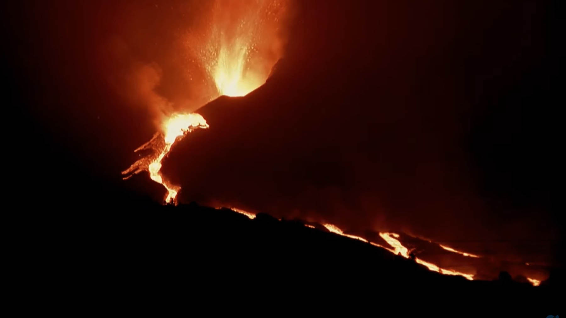 El volcán de La Palma sufre el derrumbe del flanco norte.