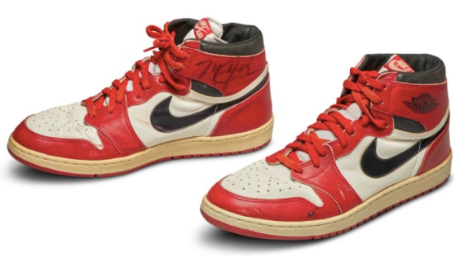 Las primeras zapatillas de Michael Jordan que saldrán a subasta. (sothebys.com)