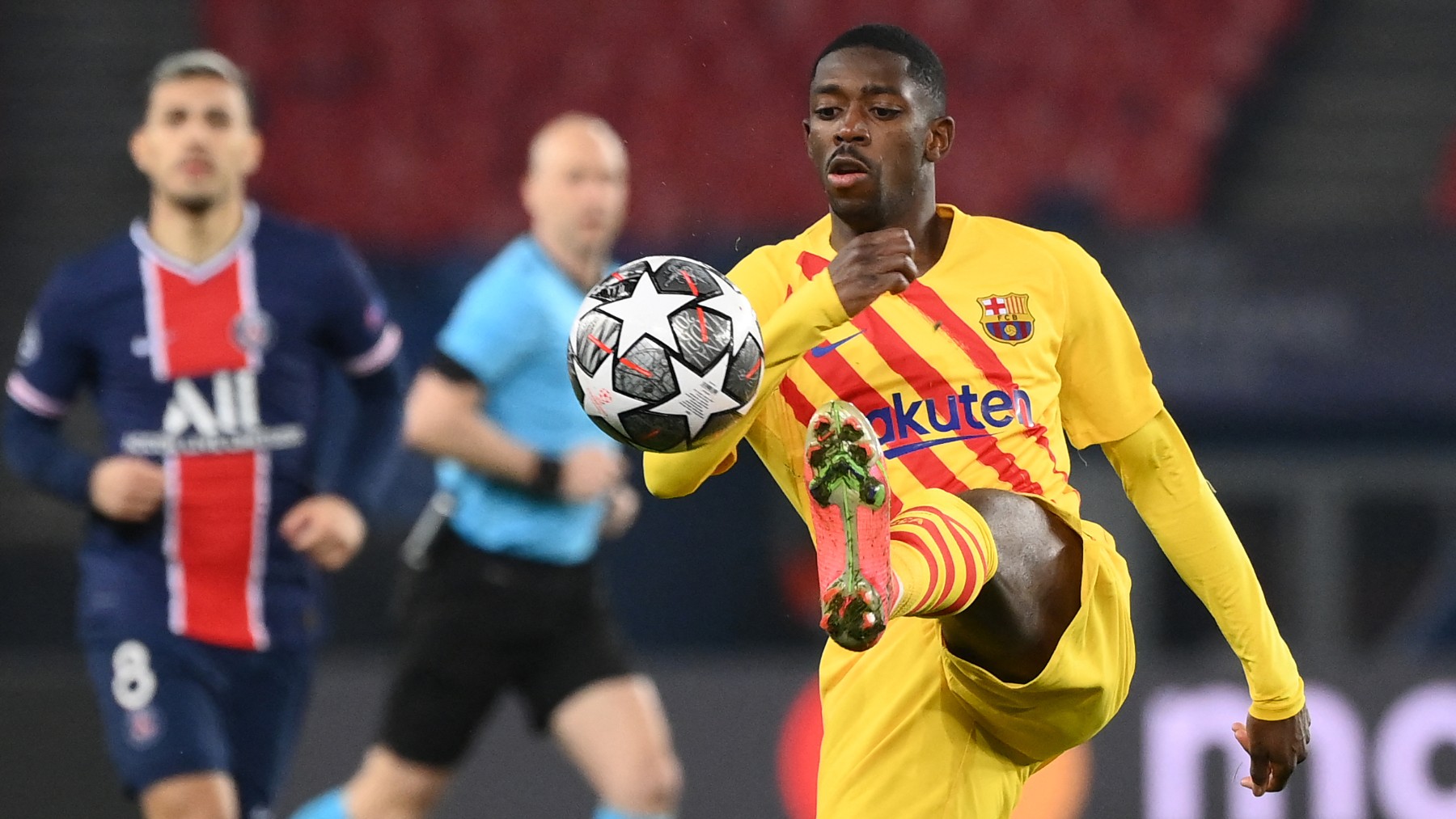 Dembele, en uno de sus últimos partidos con la camiseta azulgrana la pasada temporada. (AFP)