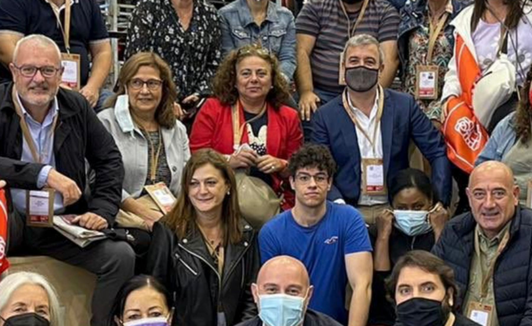 Socialistas sin mascarillas.