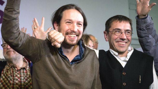 Pablo Iglesias y Juan Carlos Monedero. (Foto: Efe).