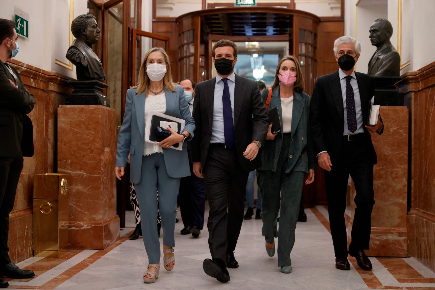 Pablo Casado, con Cuca Gamarra, Ana Pastor y Adolfo Suárez Illana.