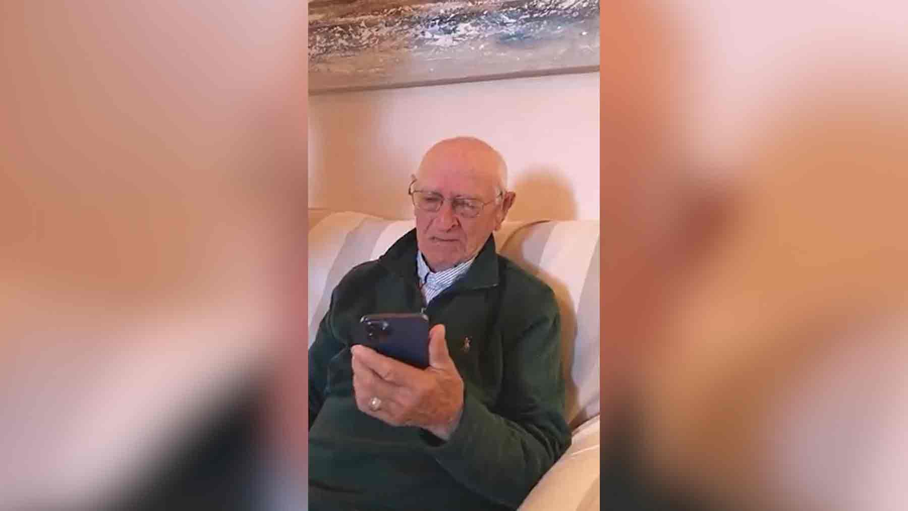El regalo más especial de Nadal a un aficionado de 90 años.