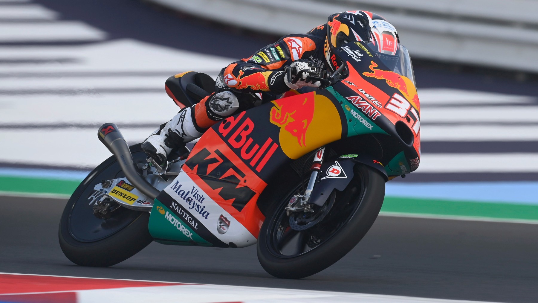 Pedro Acosta, durante los libres en Misano. (Getty)