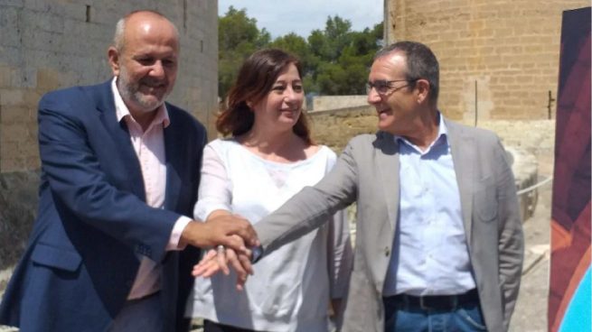 Los líderes del pacto de izquierdas en Baleares: Miquel Ensenyat, Francina Armengol y Juan Pedro Yllanes
