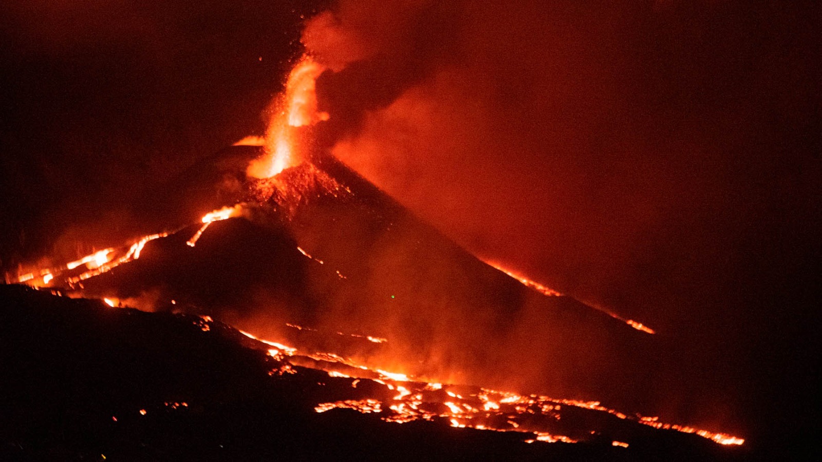 Nuevo derrumbe en el cono del volcán de La Palma.