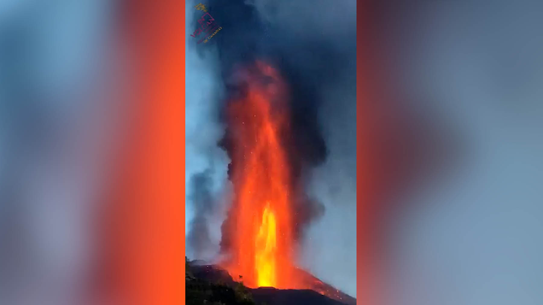 Espectaculares imágenes del volcán de La Palma lanzando una fuente de lava de 600 metros de altura