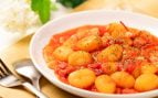 Patatas estofadas con pimentón, receta tradicional fácil de preparar