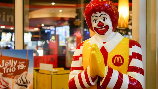 McDonald’s no consiguió triunfar como en el resto de los países en Islandia, hoy el día el país es de los pocos del mundo que no tiene ningún establecimiento de esta cadena rápida