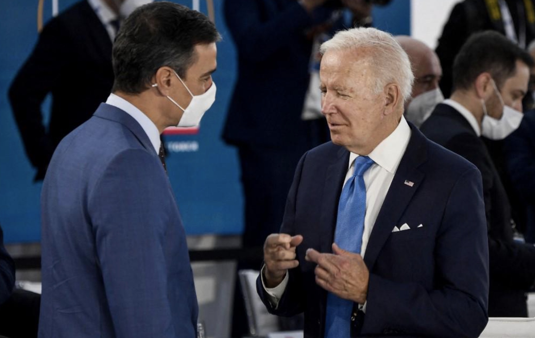 Biden, frente a Sánchez, cruzando los dedos