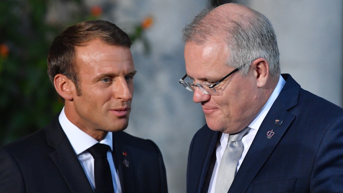El presidente francés, Emmanuel Macron y el primer ministro australiano Scott Morrison.