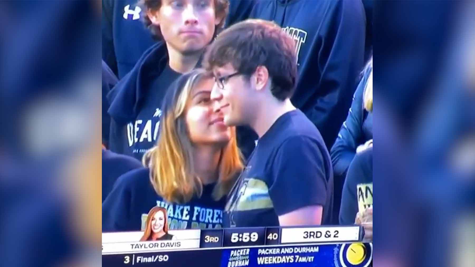 cobra pareja viral