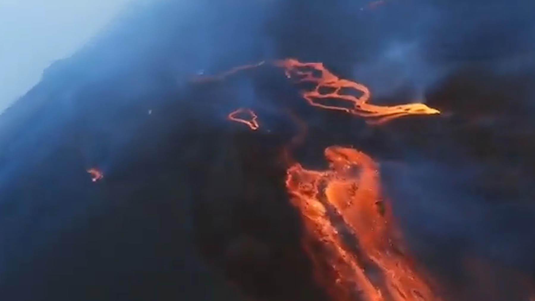 El volcán de La Palma a vista de dron.