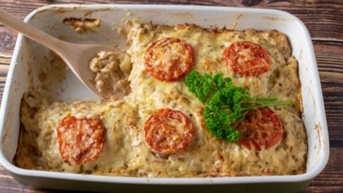 Lasaña de atún y pan de molde fácil de preparar