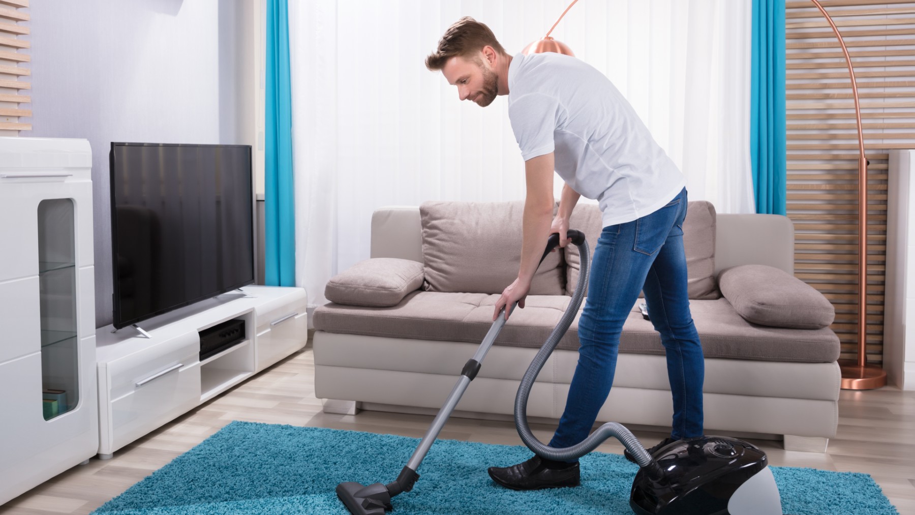 Ahorra tiempo y dinero en la limpieza del hogar con este aspirador sin  cable de Bosch
