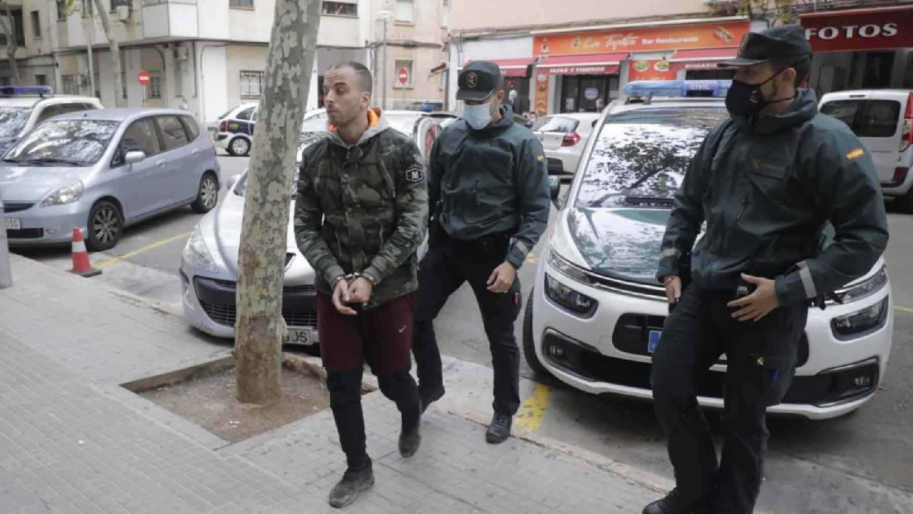 Uno de los marroquíes detenido por la Guardia Civil tras el incidente en Son Sant Joan.