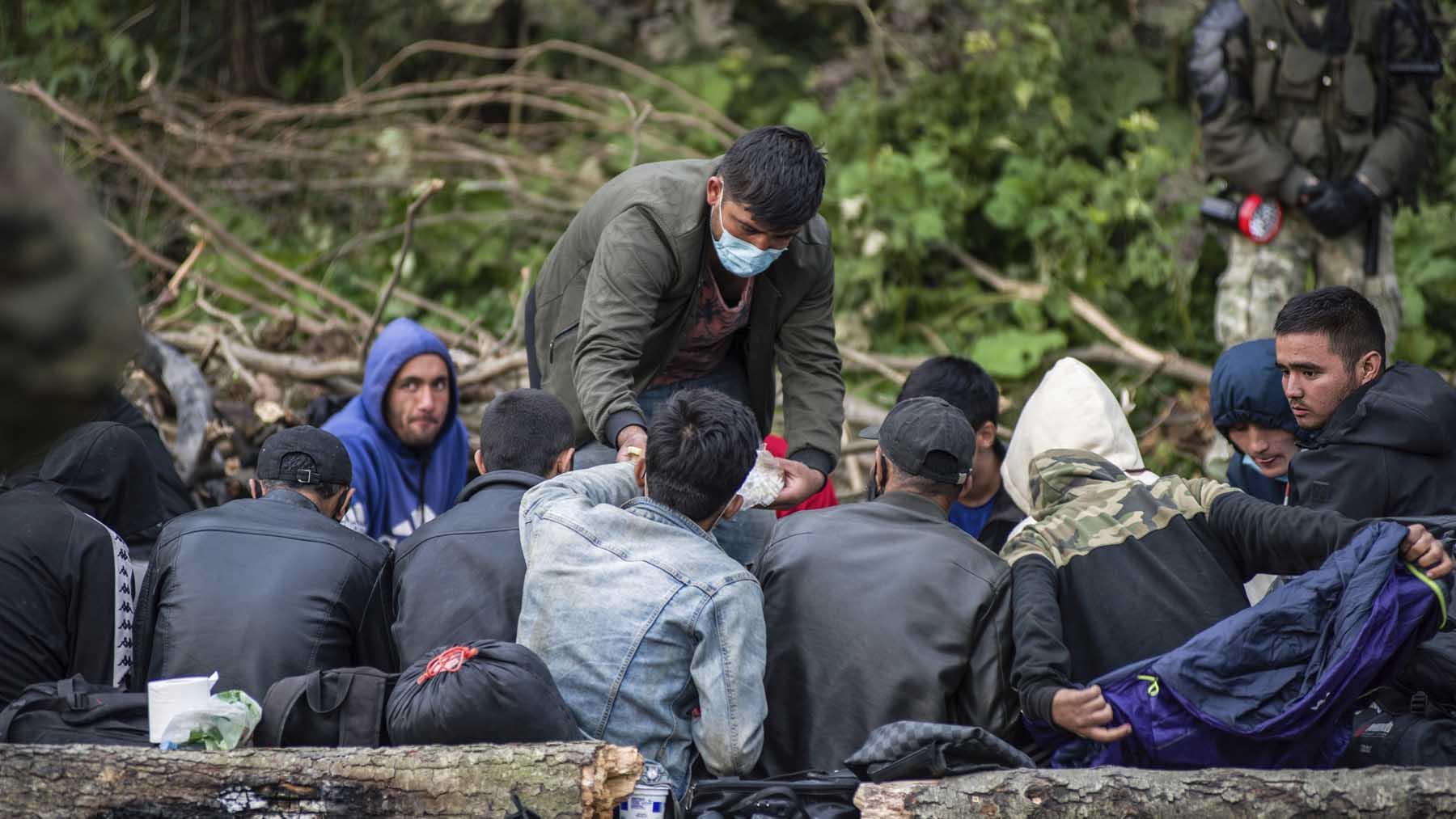 Inmigrantes ilegales en la frontera de Bielorrusia con Polonia. Foto: Europa Press.