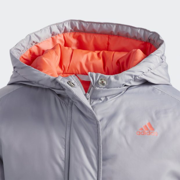 El abrigo del outlet de Adidas que no te quitarás en todo el invierno está rebajadísimo