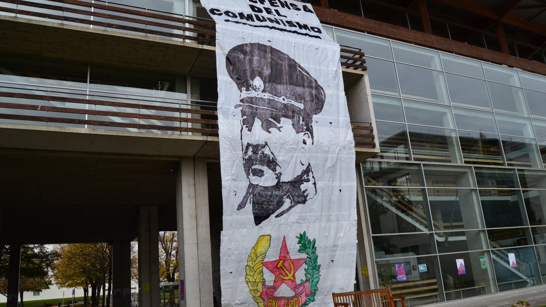 Pancarta de Joseph Stalin en la UPV.