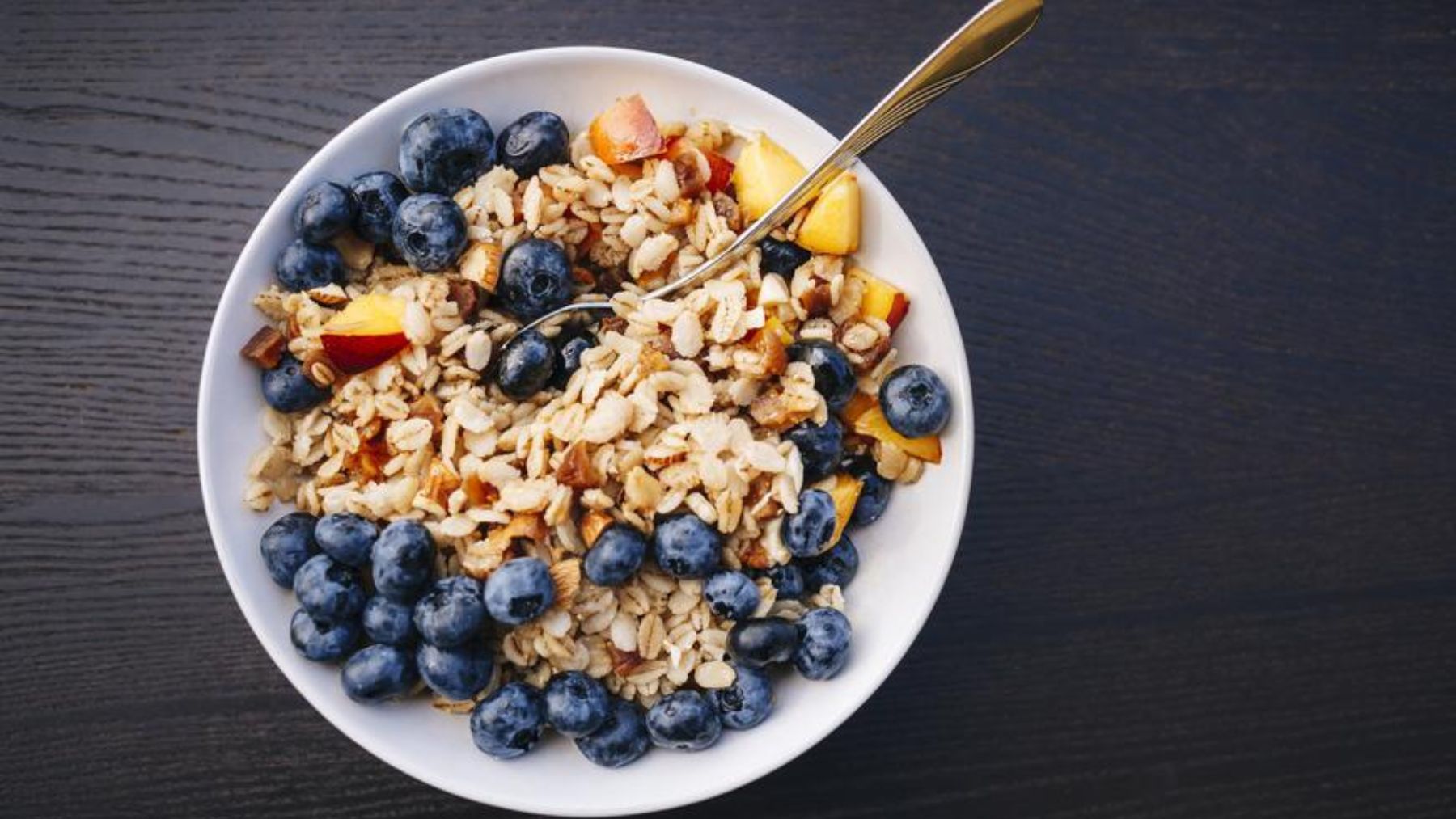 Descubre los alimentos que es mejor evitar en el desayuno