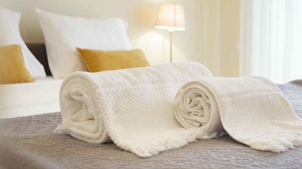 TOALLAS HOTEL  Así debes dejar las toallas del hotel: ayudarás a las  camareras de piso