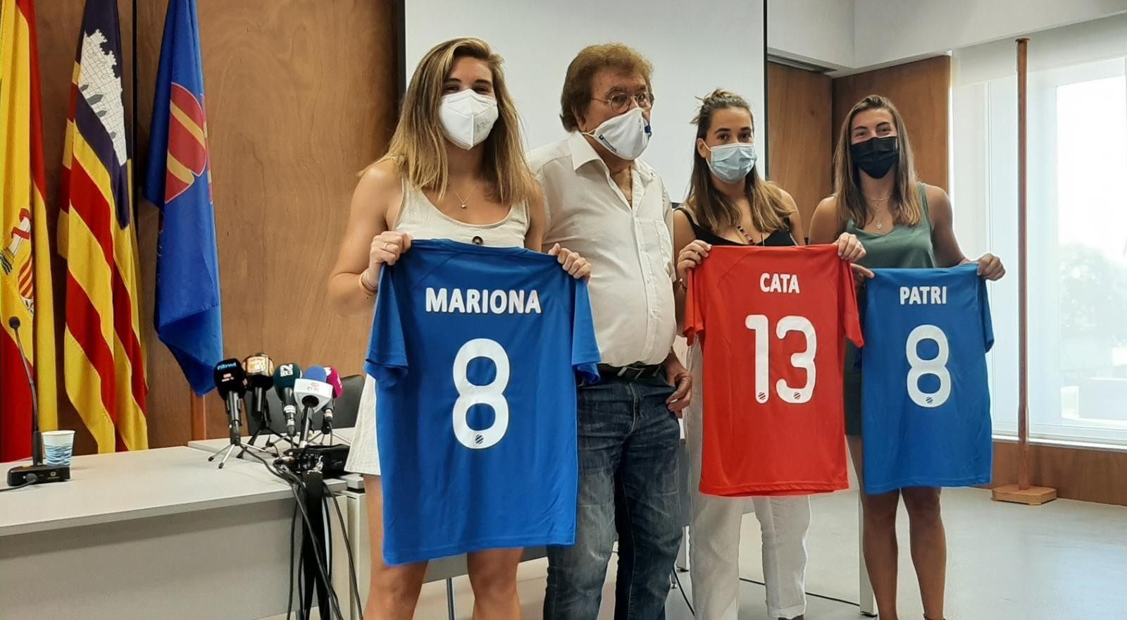 Mariona Caldentey, Cata Coll y Patricia Guijarro, homenajeadas por Miquel Bestard