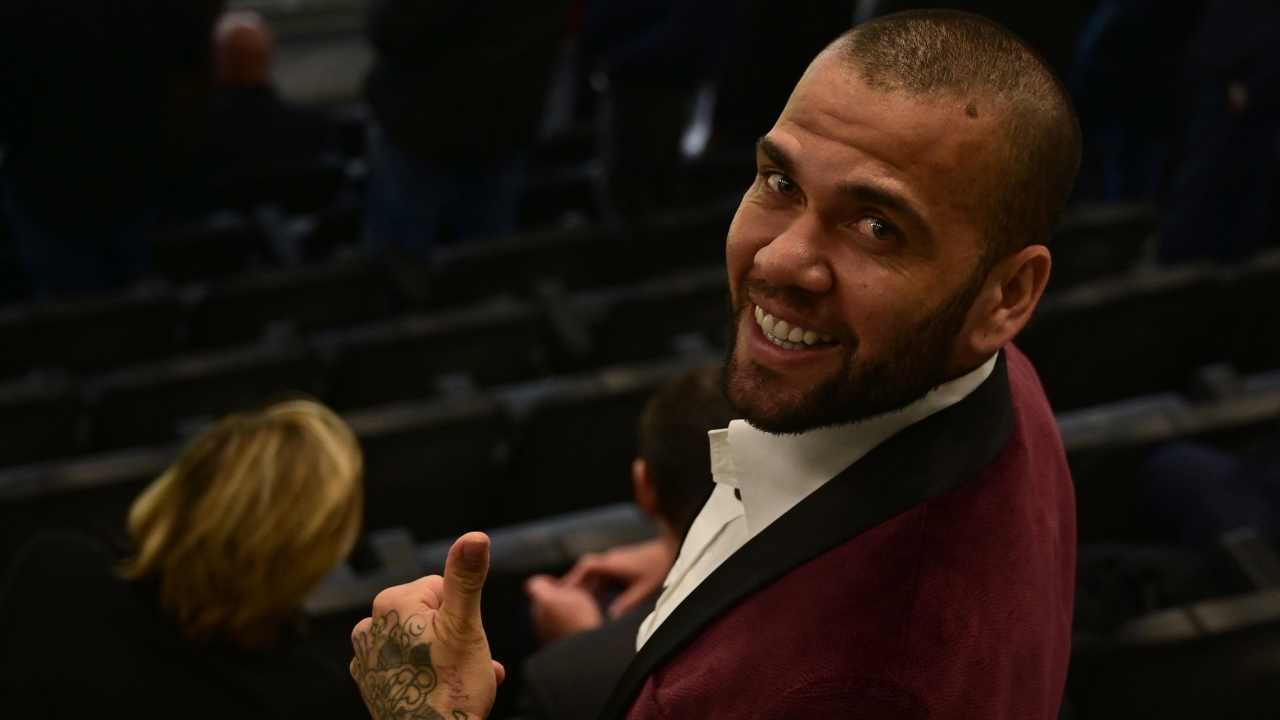 Dani Alves, durante un gala de la UEFA. (AFP)