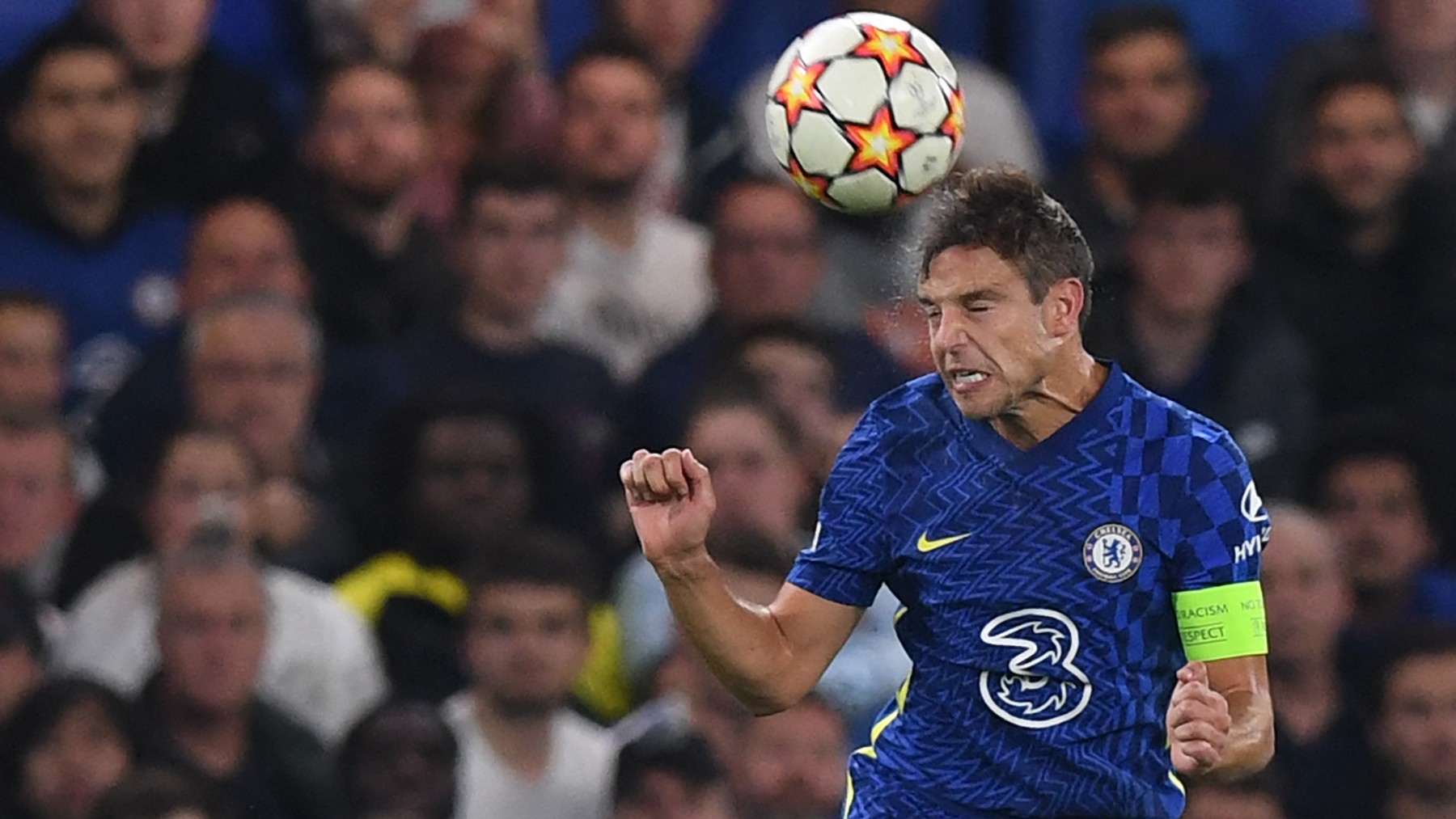 César Azpilicueta durante un partido con el Chelsea. (AFP)