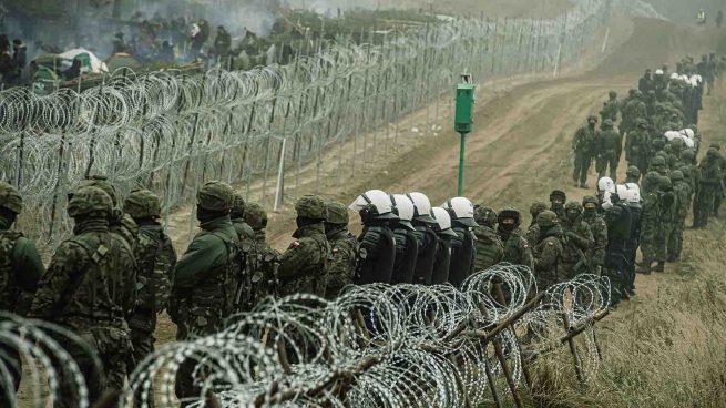 Polonia avisa a Europa: la presión migratoria en la frontera con Bielorrusia podría durar «años»