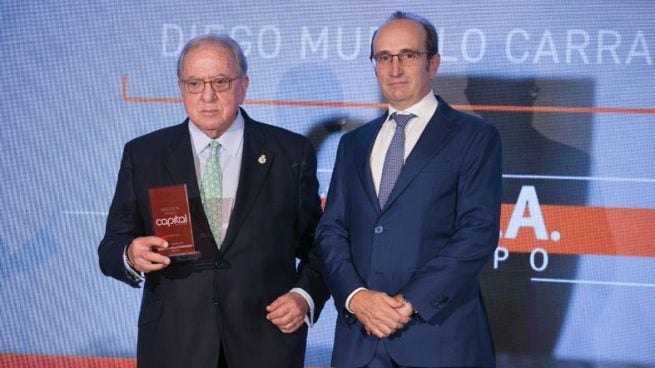El Dr. Diego Murillo, presidente de honor de A.M.A, premiado con el galardón de Empresario del Año