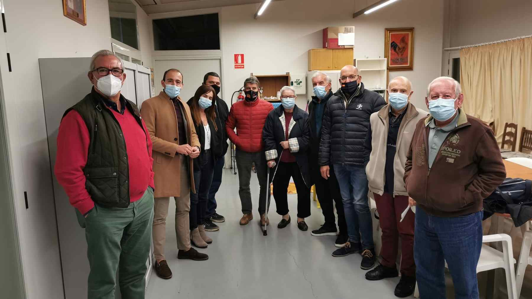 Reunión de representantes de Vox Palma con vecinos de Son Espanyol.