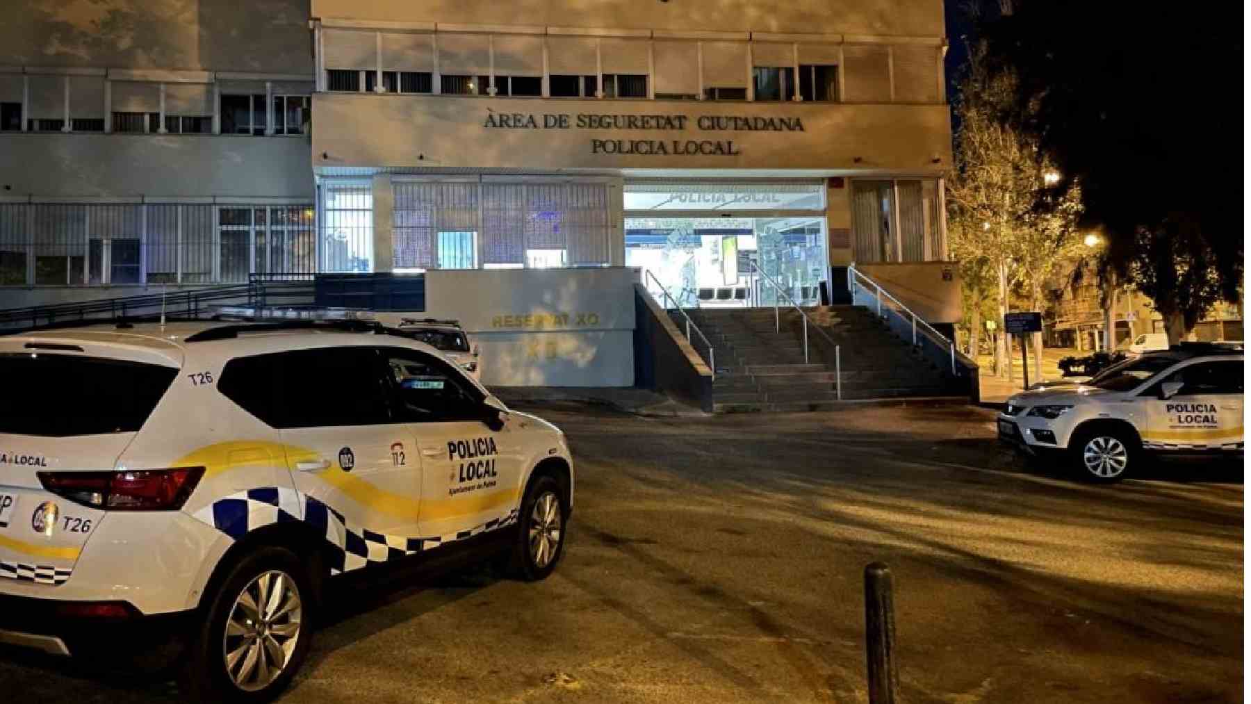 Entrada principal al cuartel de la Policía Local de Palma.