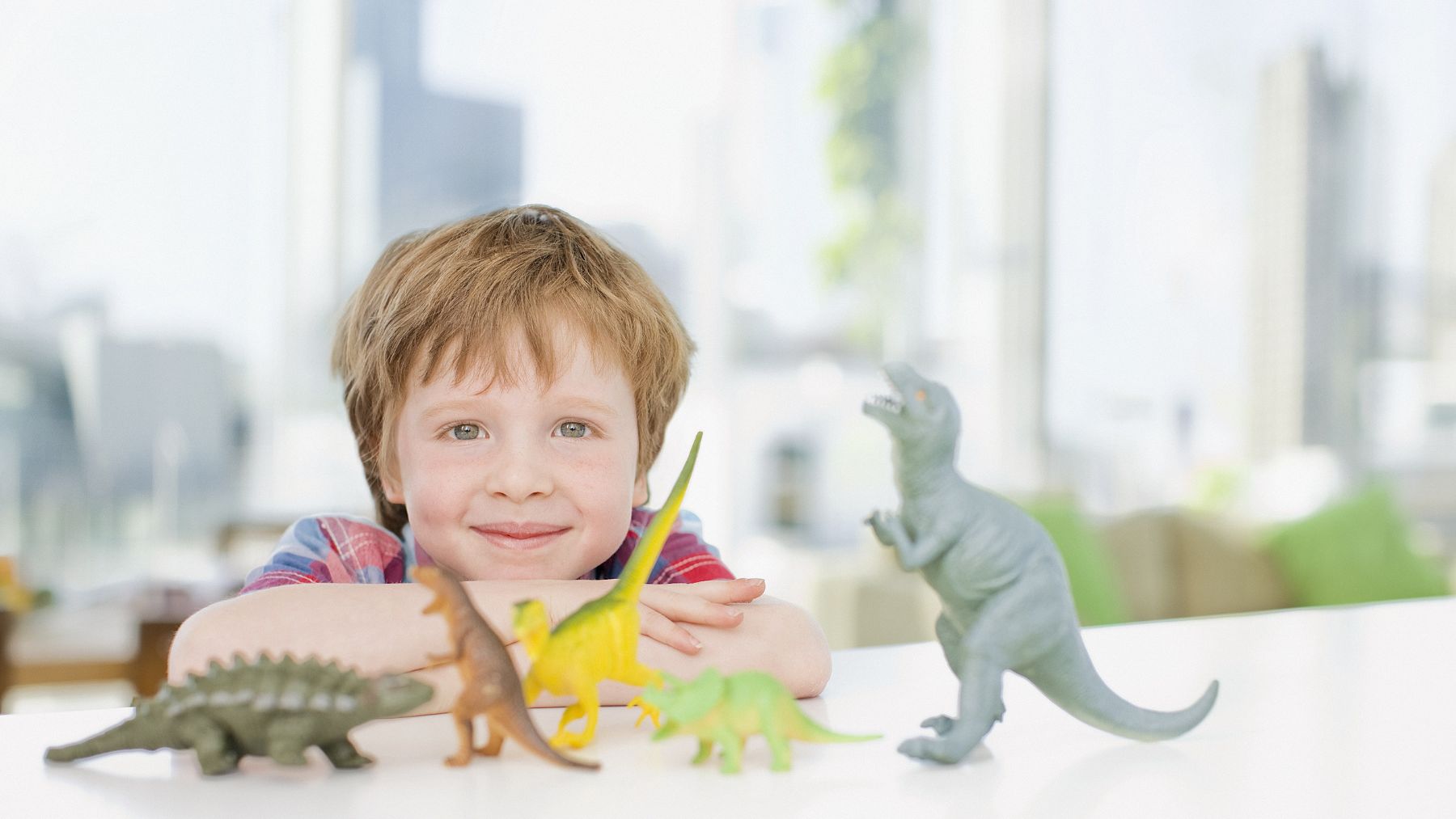 Descubre cómo beneficia a los niños el amor que tienen por los dinosaurios